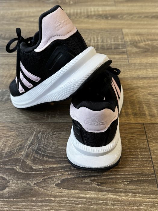 Vand adiddas si nike fete