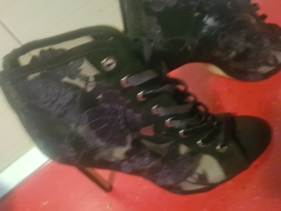 Sandale  zara mar 37 ca noi la 100 lei Timișoara