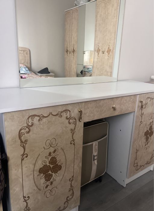 Спальный гарнитур