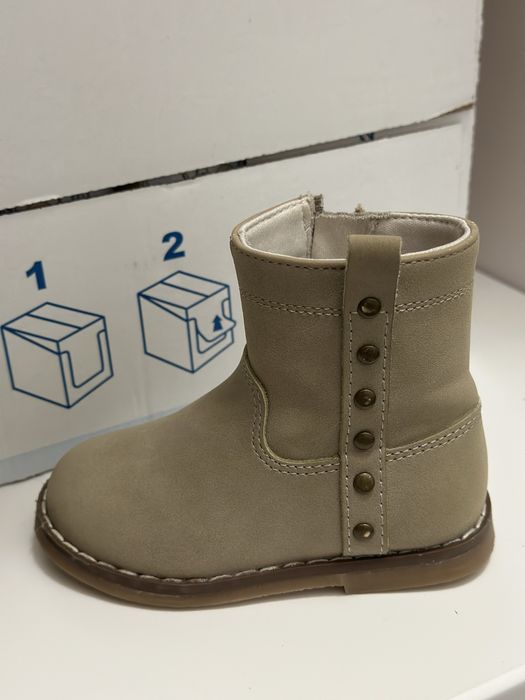 Ghete pentru fetita kaki