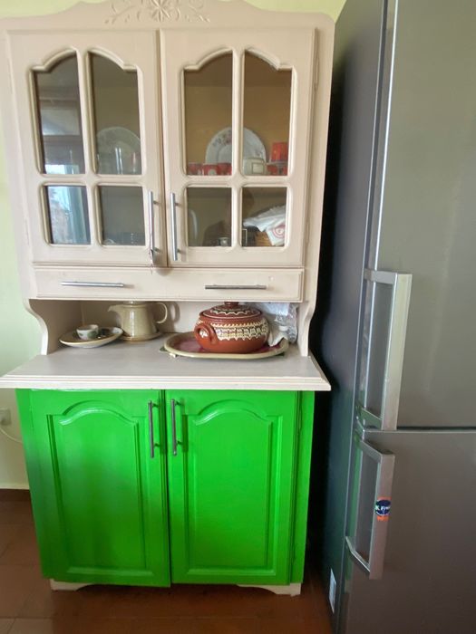 ,Дървен скрин за кухня