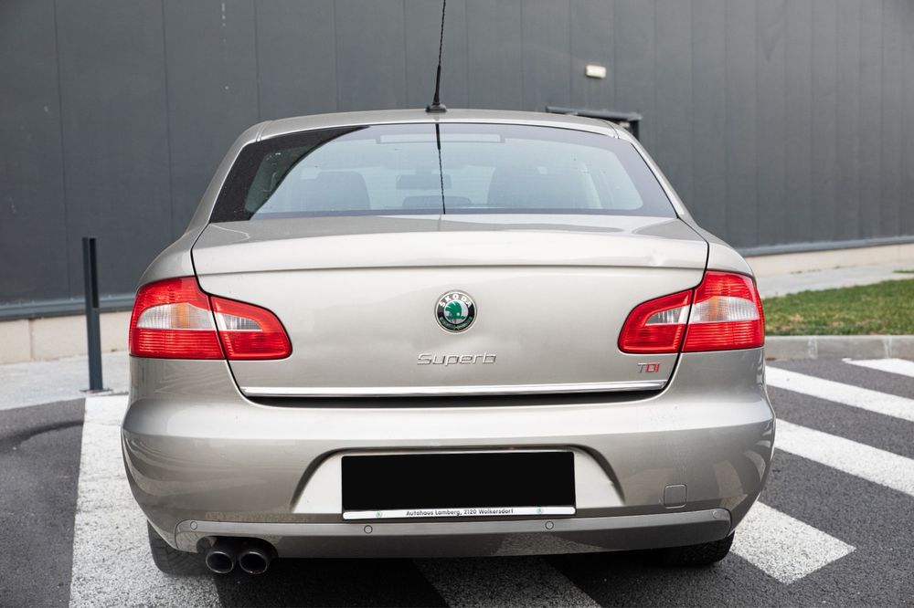Skoda Superb 2009 2.0 Diesel 170 Cai Xenon Navi