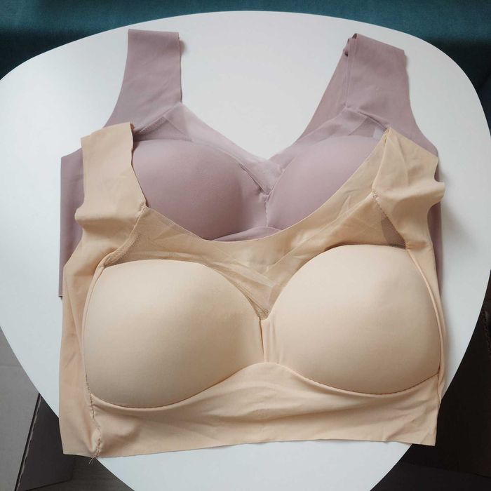 2бр. безшевни спортни сутиени