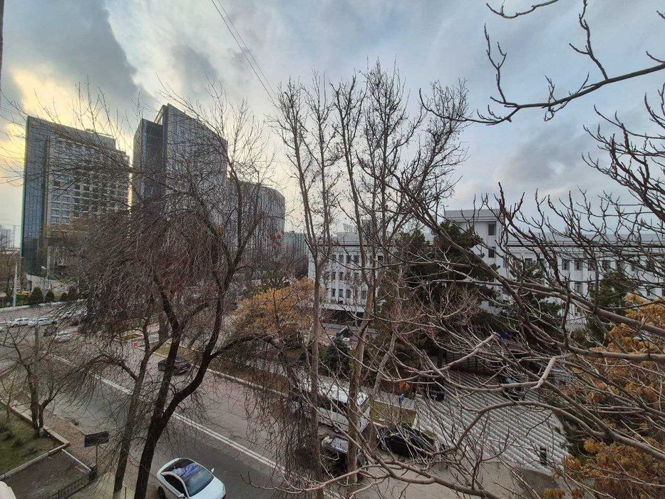 Ц-2 5/5/8 Главпочтамт, своя. СРОЧНО! Продаётся 5 комнатная квартира