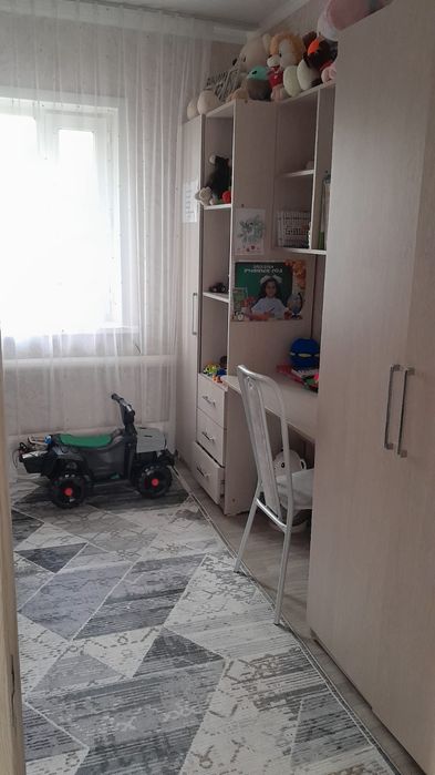 Продам большой дом, 5 комнат. Газ.