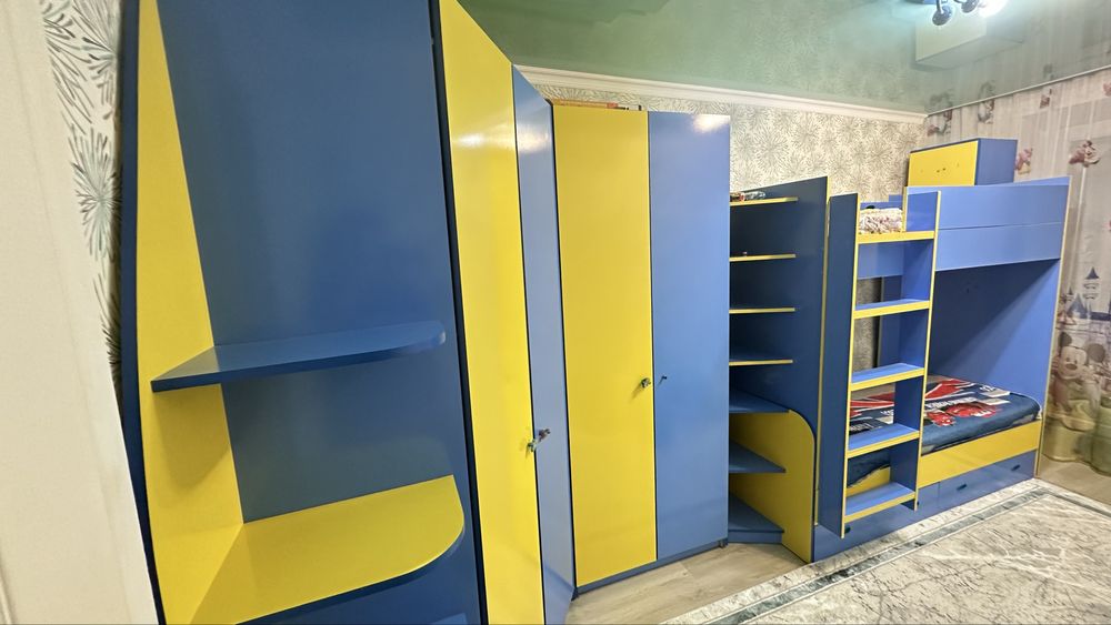 Детский двухьярусный кровать