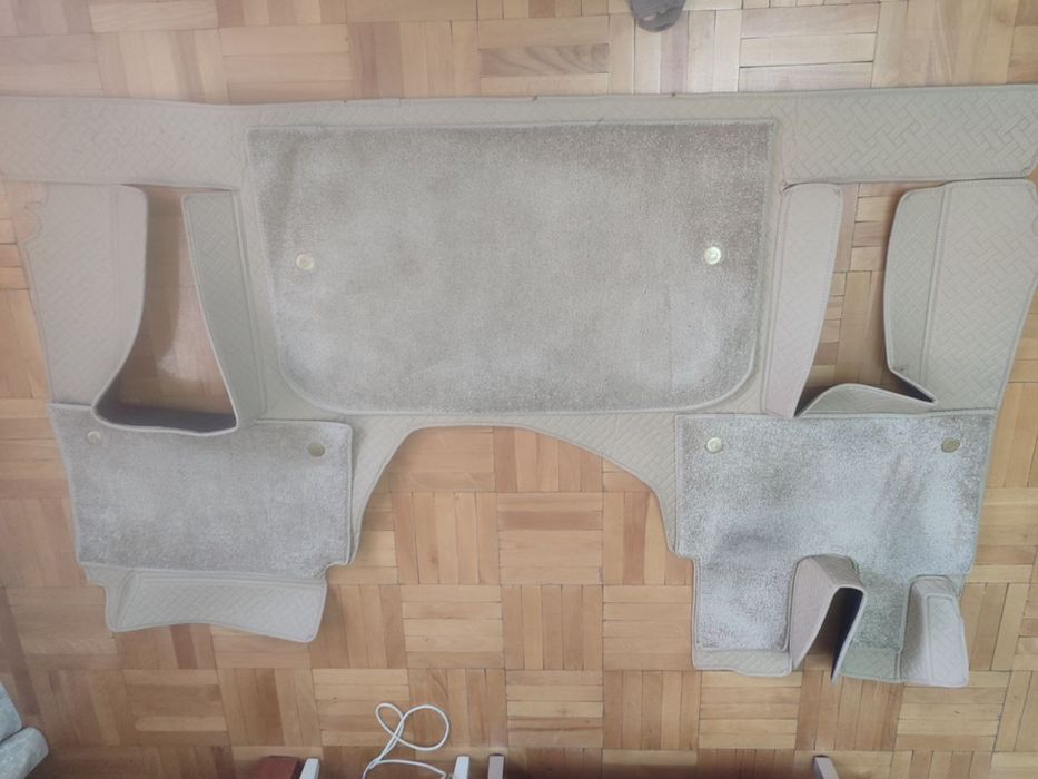 Продам Ковры в кабину  Мерседес Актрос MP 4