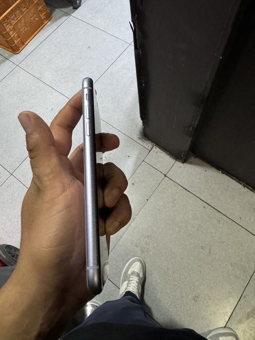 Iphone 11 LLa. 92 yomks