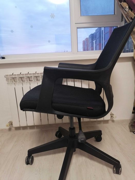 Кресло офисное Casella