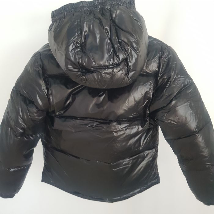 Geaca M o n c l e r,  3(4) ani, cu puf de gasca