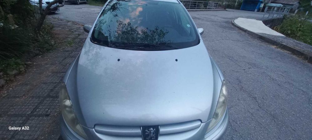 Автомабил Peugeot 307
