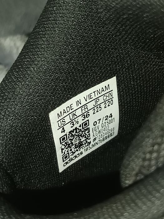 Adidași negri cu alb, mărimea 36