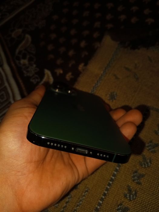 Iphone 13pro max 256 gb srochna sotiladi chotki holatda