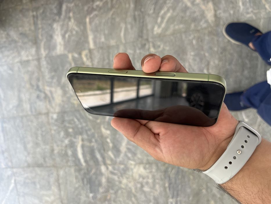 Iphone 17 green rangi srochna sotiladi kelishiladi