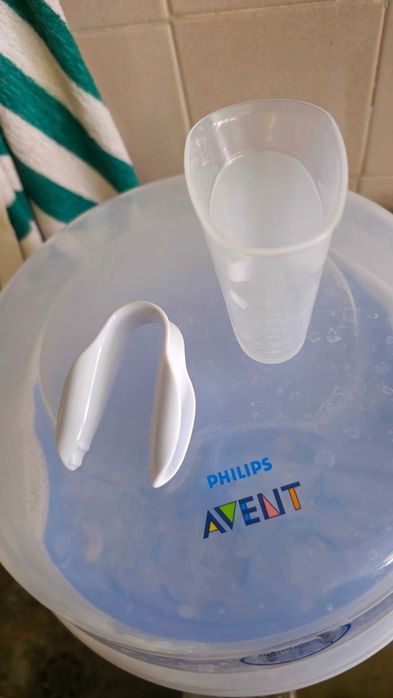 Стерилизатор за микровълнова Philips AVENT за 6 броя шишета