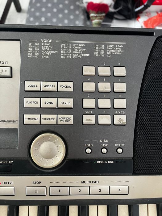 Продавам клавир YAMAHA PSR-640