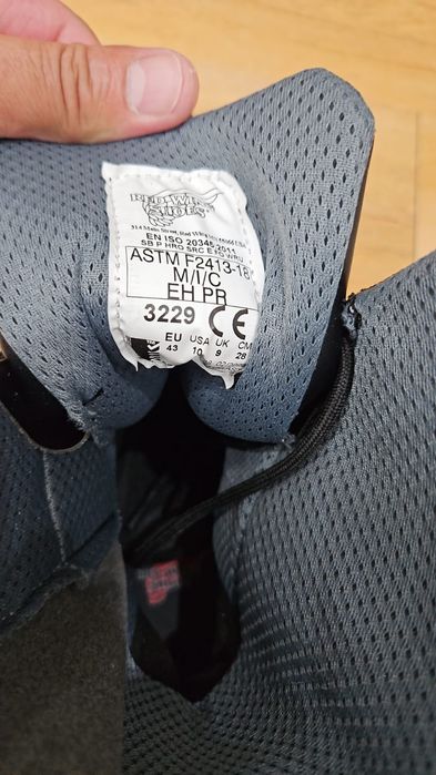 Спец.обувь , зима, 43 размер,производство  USA