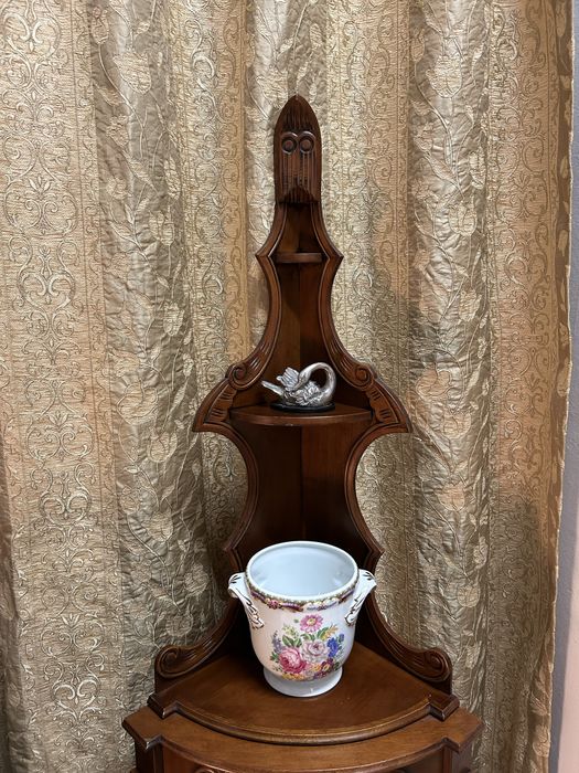 Colțar cu etajeră lemn de nuc