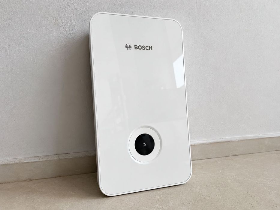 Încălzitor instantaneu Bosch Tronic Line 21/24/27 kW, 400V, electronic – Alb