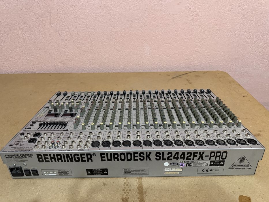 Behringer пульт сатылады !