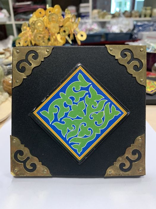 Подставка с орнаментом