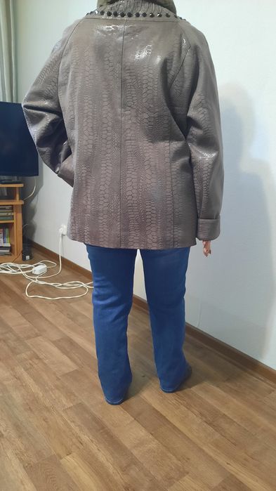 Куртка женская новая