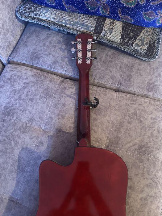 Гитара акустическая