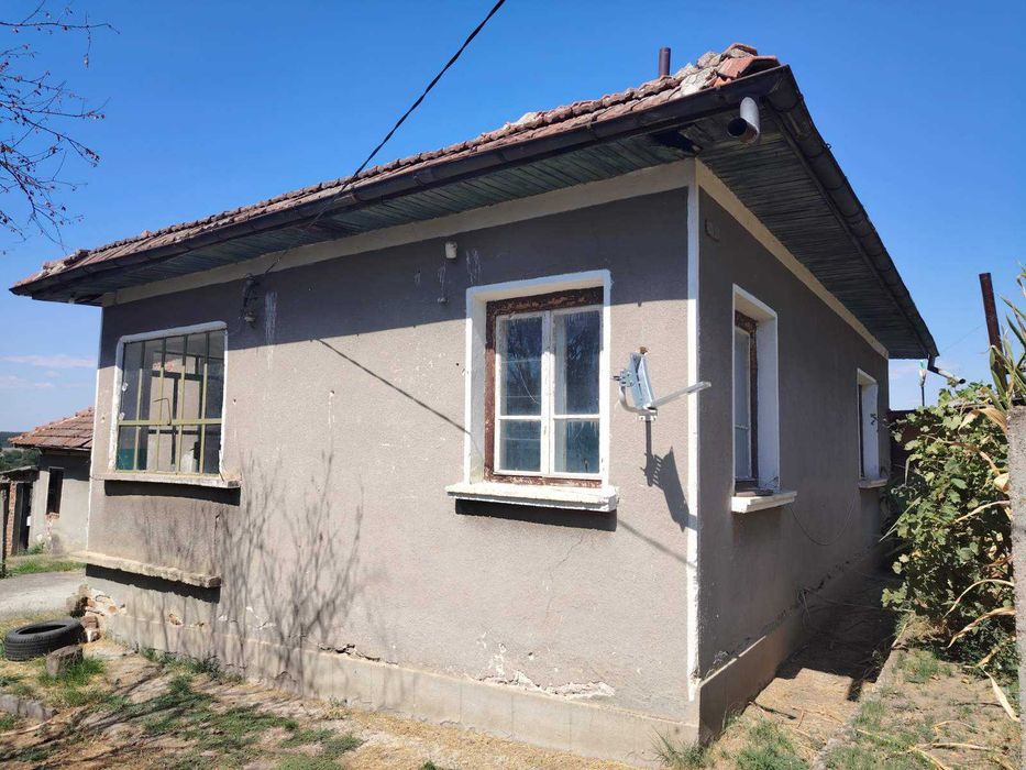 Къща в дунавското село Остров обл. Враца.