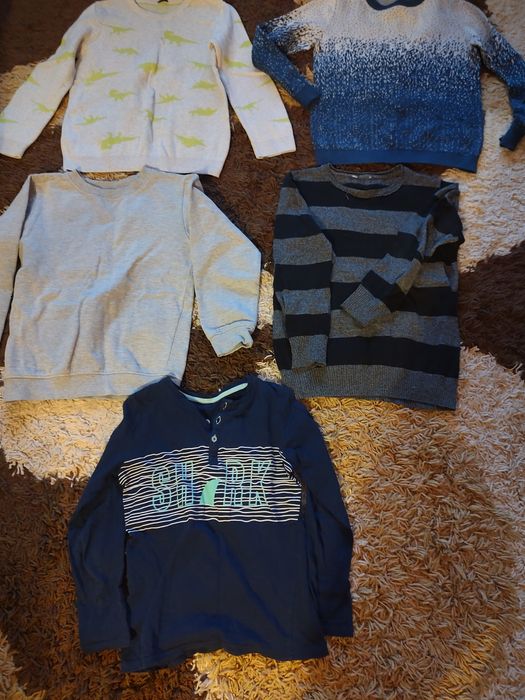 Лот дрешки размер 128 и два чифта сандали Найк номер 33.5