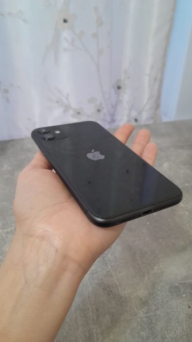 Продам в хоршем сосотянии iPhone 11