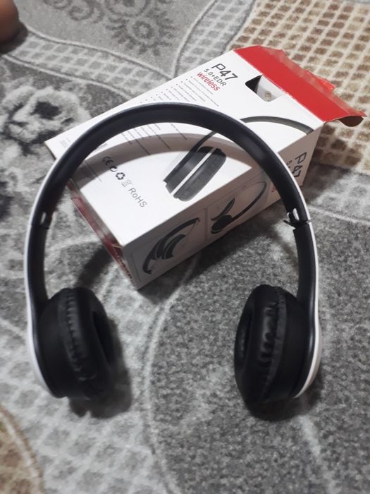 P47naushnik rangi oq