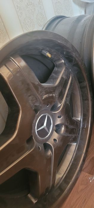 Диски оригинальные Amg R18 на гелен