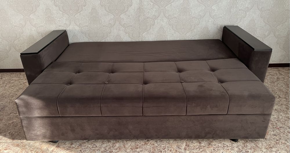 Продается диван.