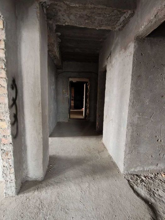 Срочно...Сергели 6 Янги домда.метрога якин 80 квадрат каробка