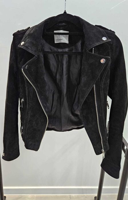 Дамско яке от естествен велур