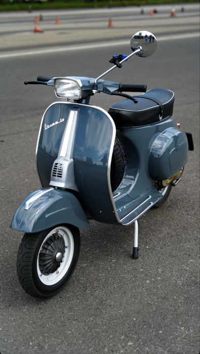 Vespa retro de inchiriat pentru evenimente