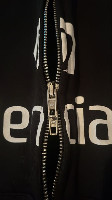 Balenciaga zip up - горница