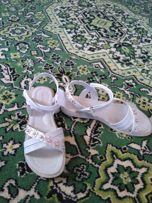 Сандали новые 35 размер