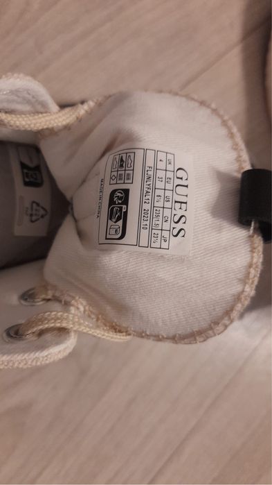 Papuci inalti Guess