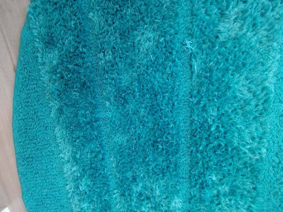 Продам голубой овальный ковер!