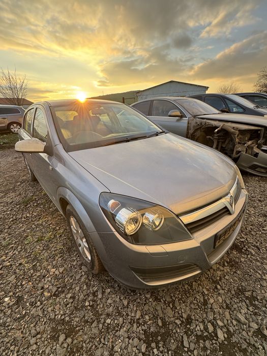 OPEL Astra H за части