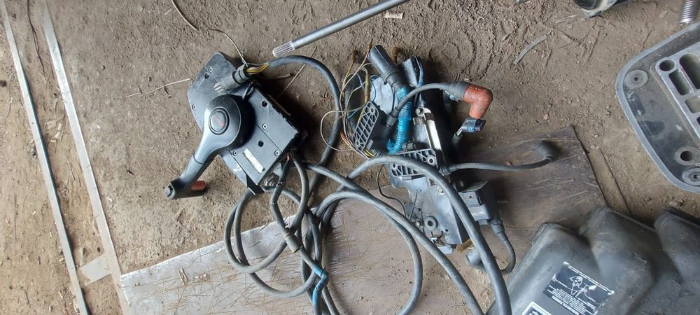 Лодочный двигатель