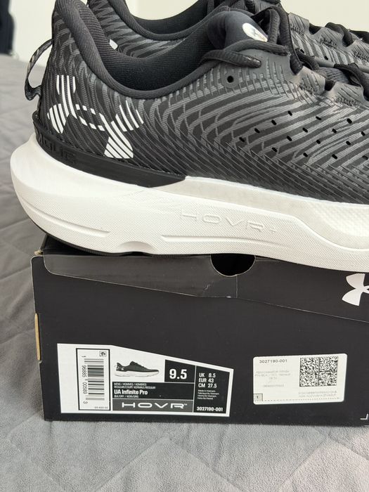 Продам новые кроссовки бренд Under Armour
