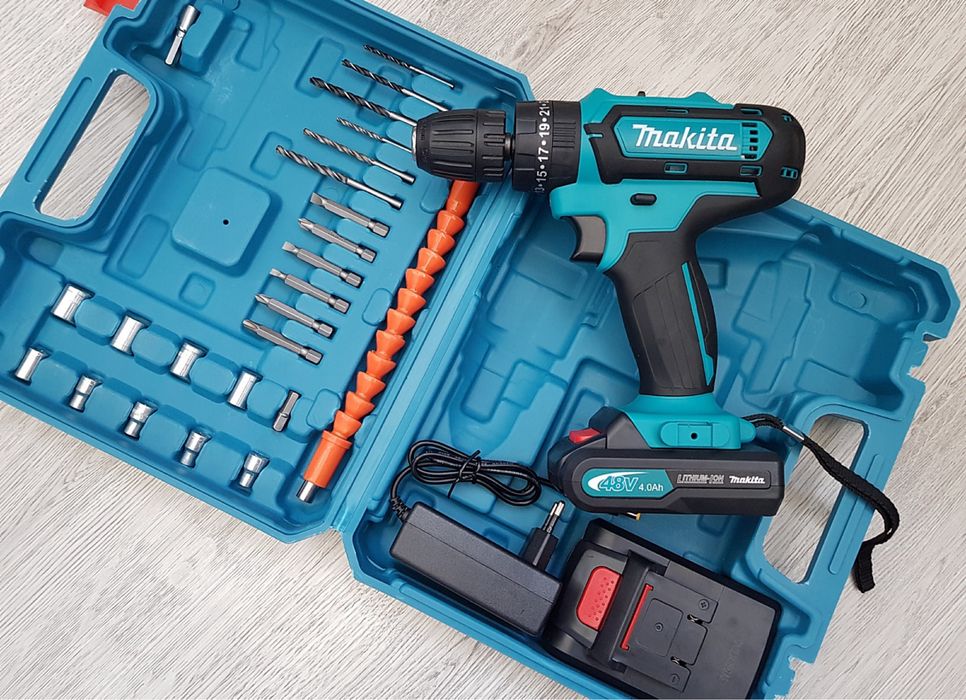 Шуруповерт Makita