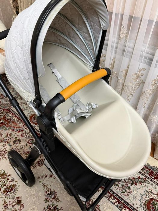 Коляска детская в отличном состояний