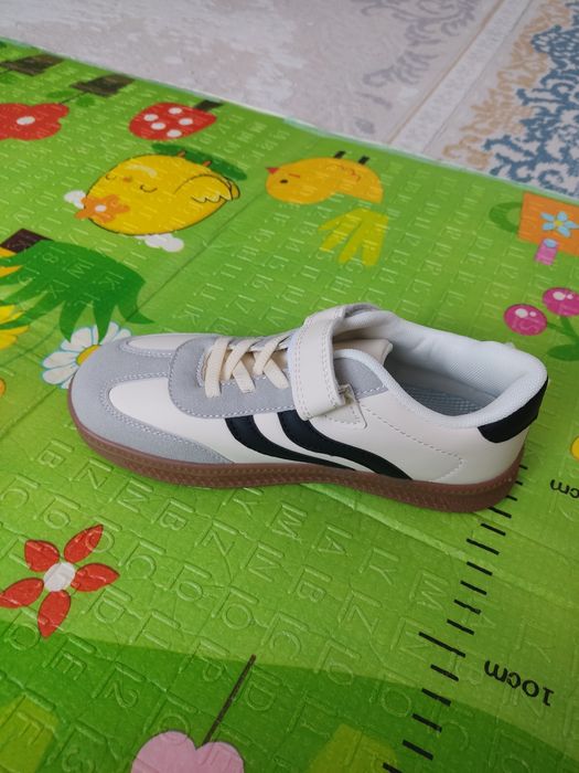 Продам кроссовки