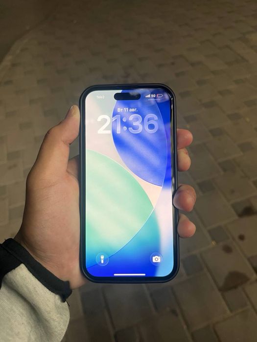 iPhone 15 black color