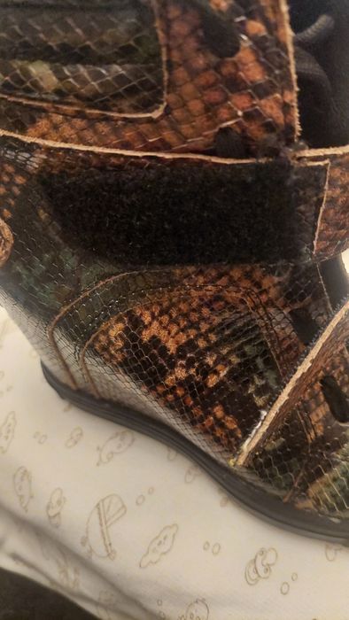 Женские кожанные полусапожки.