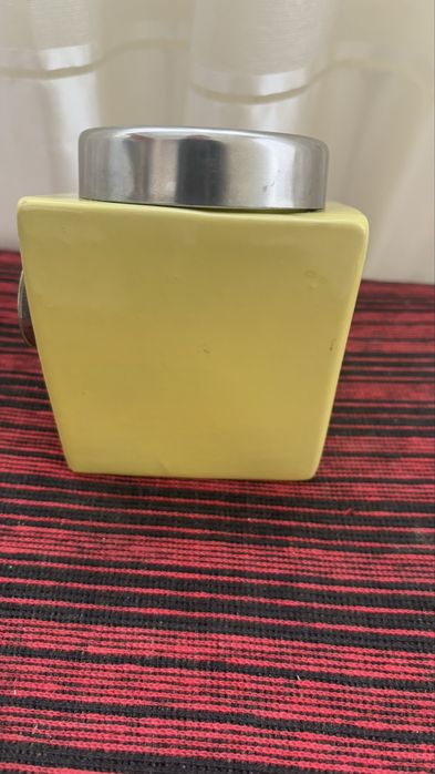 Порцеланова кутия за чай с лъжица