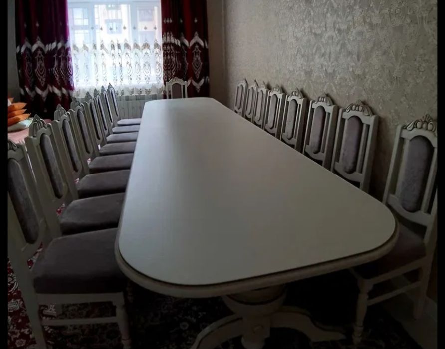 Продам гостиный стол